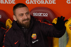 De Rossi: Mục đích thay Mancini là để tránh việc anh bị đuổi khỏi sân ở trận này.