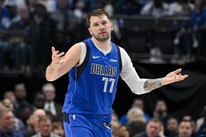 Nhân ba trong một quý không phải là một giấc mơ? Doncic ghi được 15 điểm, 6 rebound và 7 kiến ​​​​tạo trong hiệp đầu tiên, với điểm cộng trừ là +28