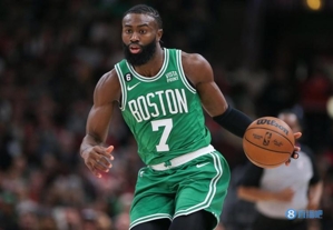 Jaylen Brown: Tám quả ba điểm hôm nay hơi quá đáng lẽ ra tôi phải sút vào vòng cấm nhiều hơn.