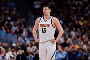 Tôi đã thắng mà không cần nỗ lực gì cả! Jokic ghi được 12 điểm, 14 rebound, 6 kiến ​​​​tạo và 1 cướp khi bắn 5/8.