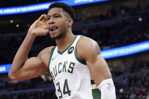 Antetokounmpo ghi ít nhất 30 điểm, 10 rebound và 5 kiến ​​​​tạo trong 126 trận, nhiều thứ hai trong 40 năm qua và chỉ sau LeBron James một trận.