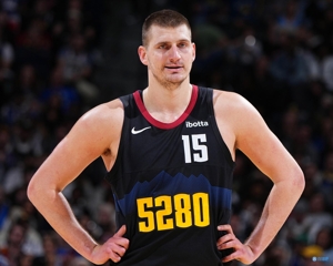 Collins: Jokic rất thông minh và có khả năng chạm bóng tuyệt vời.