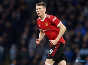 Hãy là người đầu tiên ghi bàn! McTominay đã ghi 9 bàn mùa này, chỉ đứng sau Hoylen trong đội hình Manchester United