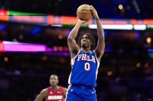 76ers lần thứ ba ghi ít hơn 100 điểm trong mùa giải này nhưng vẫn giành chiến thắng, hòa Pelicans nhiều nhất giải đấu.