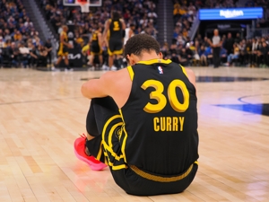 Curry: Bất ngờ trước tình hình hiện tại của đội, nhưng vẫn cảm thấy mình có thể đánh bại bất kỳ đối thủ nào