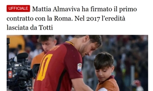 thừa hưởng! Cầu thủ 18 tuổi của Roma đã ký hợp đồng chuyên nghiệp được Totti trao cho anh chiếc băng đội trưởng khi anh giải nghệ.