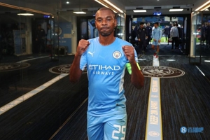 Fernandinho: Guardiola từ chối đưa De Bruyne về Bayern, cố tình để anh đến Manchester City