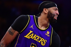 Dừng chơi bốn người bảo vệ Lakers Journal: Dữ liệu lớn cho thấy đội hình Lakers càng đông thì họ chơi càng tốt.