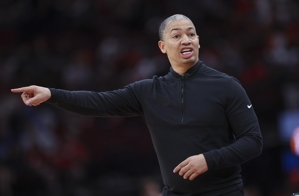 Tyronn Lue: 19 trận tiếp theo rất quan trọng. Chúng tôi phải có cách tiếp cận đúng đắn.