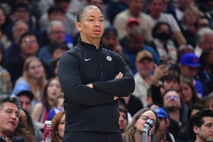 Tucker và Theis đều đã nghỉ thi đấu vì chấn thương! Tyronn Lue: Đừng lo lắng quá