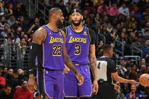 Lakers VS Pacers ngày mai: James nghi ngờ, lông mày rậm khả năng ra sân