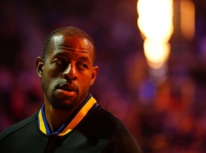 Cole: Iguodala là Westbrook của Warriors. Anh ấy cũng đã chọn cách hy sinh bản thân để vào sân từ băng ghế dự bị.