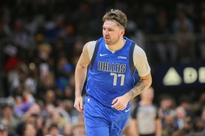 Kiểm tra trong ba phần tư! Doncic ghi được 28 điểm khi bắn 10 ăn 18, 11 rebound, 6 kiến ​​​​tạo và 3 lần đánh cắp.