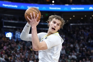 Chiến đấu với vết thương! Markkanen ghi được 25 điểm khi bắn 8 ăn 17, 6 rebound, 2 kiến ​​​​tạo và 1 cướp.