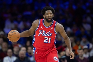 Kiểm tra ba phần tư thật dễ dàng! Embiid ghi được 30 điểm, 12 rebound và 2 block một cách hiệu quả khi bắn 9/13, với điểm cộng trừ là +15.