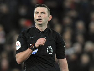 Dàn trọng tài bán kết FA Cup: Michael Oliver bắt chính trận Man City vs Chelsea